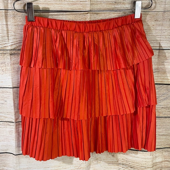 Zara pleated tiered orange pull-on mini skirt women’s Size Medium Bloggers Fav - Picture 2 of 7